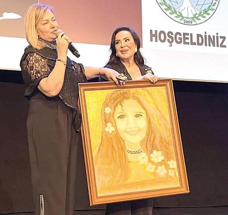 Türkan Sultan'dan eğitime destek: Yeşilçam'ın efsane isimleri buluştu
