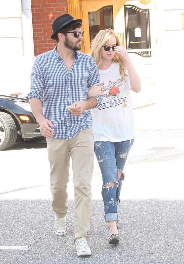 Dakota Johnson: 'Ben kimseyle çıkmadım!'