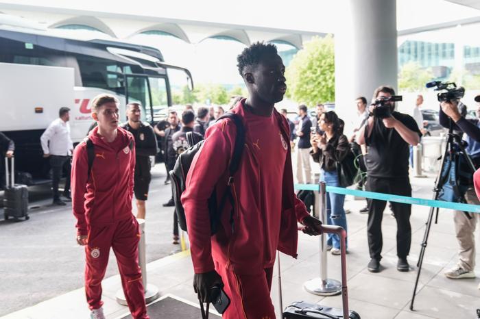 Galatasaray, Davinson Sanchez'in sözleşmesini uzatmak için harekete geçti