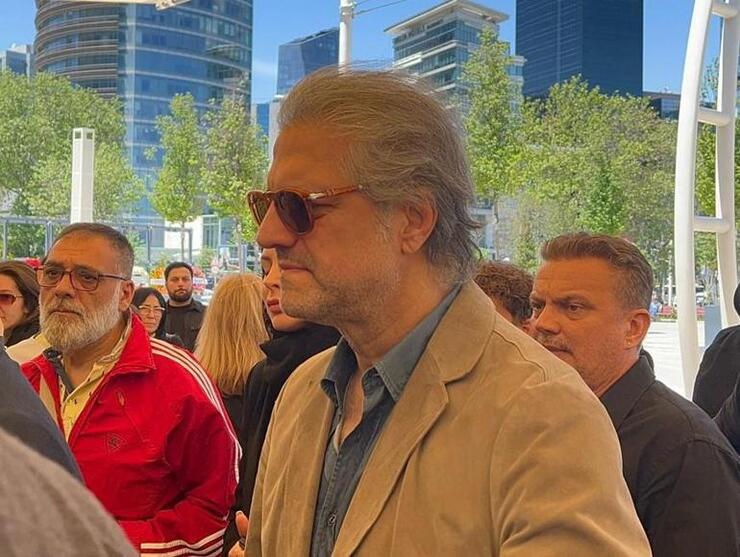 Aslı Hünel'in annesi için düzenlenen cenaze töreninde baygınlık geçirdi!