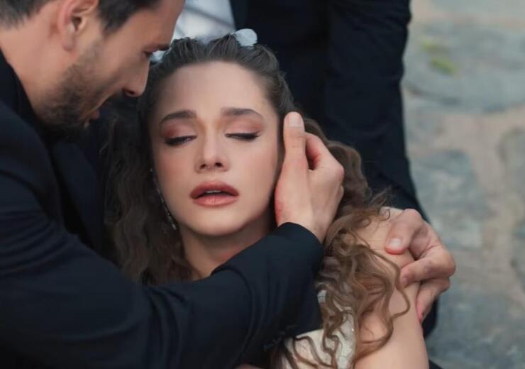 Miray Daner, Hudutsuz Sevda dizisinden neden ayrıldı? Zeynep karakterinin ölümü izleyicileri şoke etti!