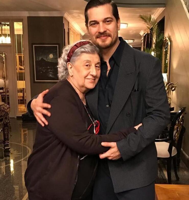 Eşref Rüya ekibinin samimiyeti ve uyumu kamera arkasında!