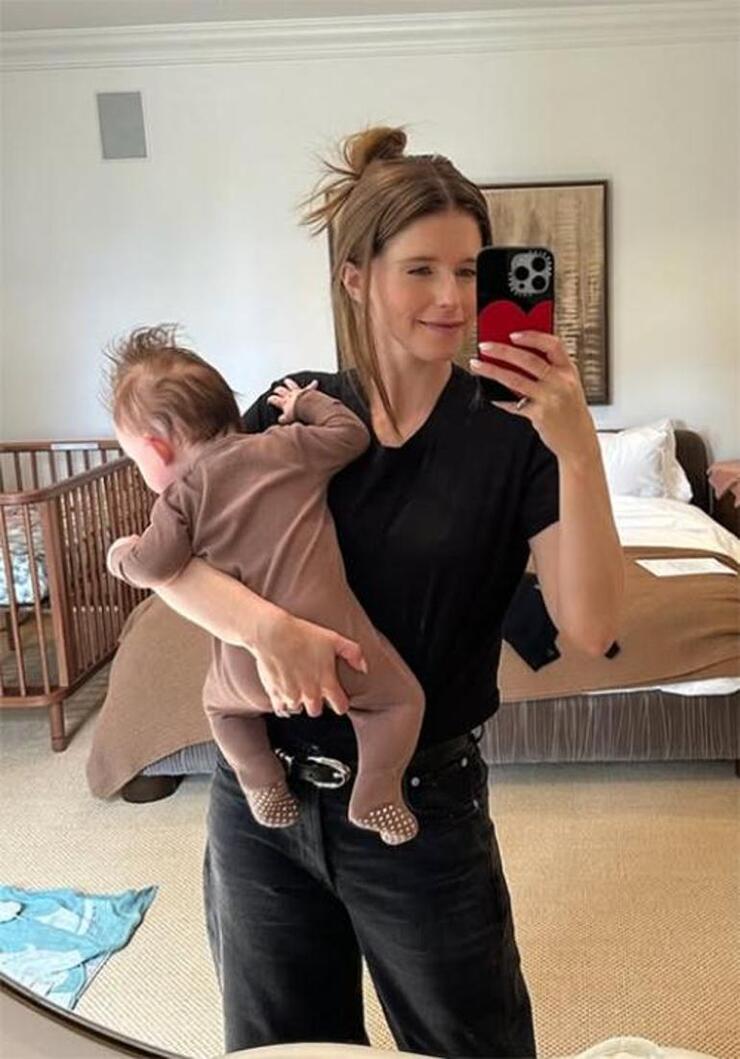 Katherine Schwarzenegger ve Chris Pratt, altı aylık oğulları Ford Fitzgerald'ın mutluluğunu paylaştı