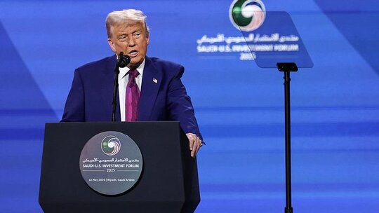 ABD Başkanı Donald Trump, Suriye'ye yönelik yaptırımları kaldıracaklarını açıkladı....