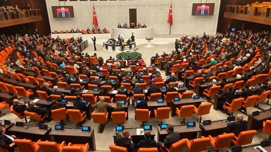 AK Parti Meclis'e sundu! Diyanet İşleri Başkanlığı ve diğer kurumlara ilişkin düzenlemeler geliyor
