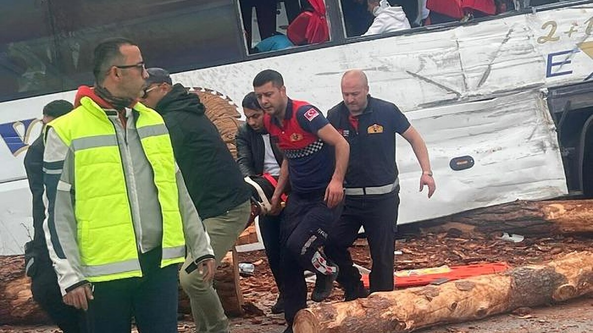 Çanakkale'de zincirleme kaza: 6 ölü, çok sayıda yaralı!