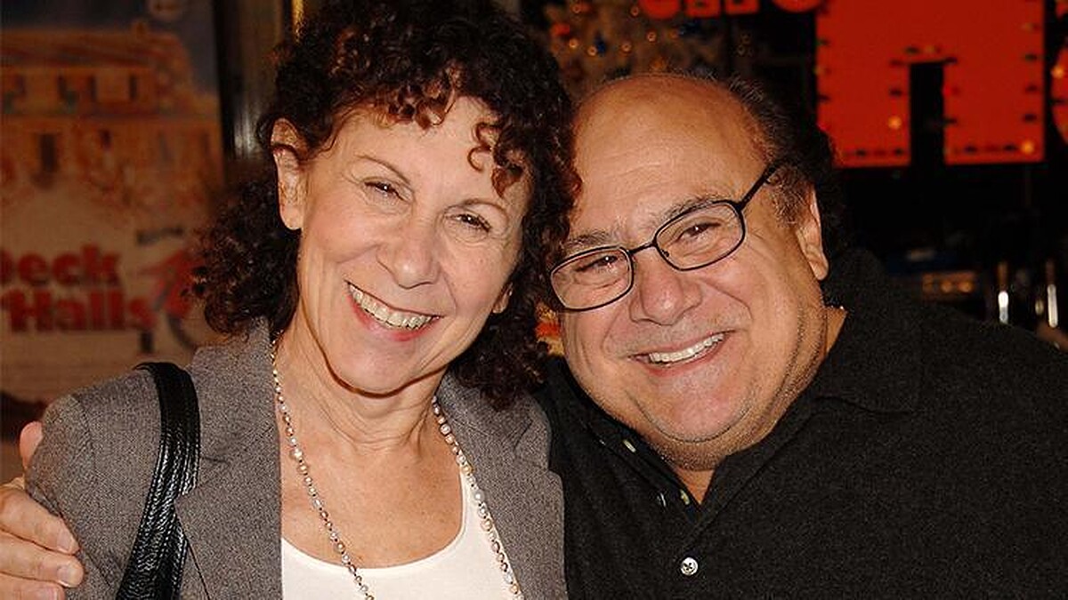 Danny DeVito ve Rhea Perlman: 43 yıldır aşkla bağlılar, ayrı yaşasalar da mutlulukları daim!