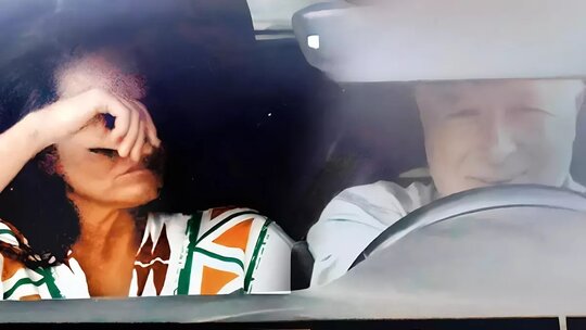 Eda Taşpınar'ın trafikte zor anları! Panikle yüzünü gizledi!