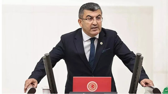 Gelecek Partisi'nde yaşanan istifalar devam ediyor. Konya Milletvekili Hasan...