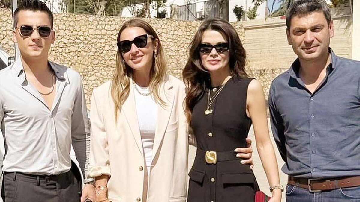 Hadise, Uzak Şehir Dizi Setini Ziyaret Etti