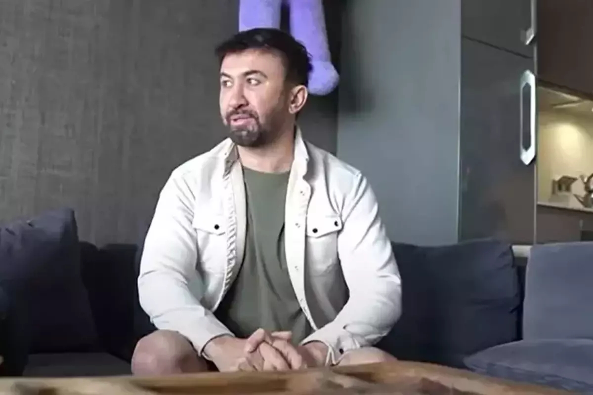 İstanbul'da yasa dışı bahis reklamı yaptığı iddiasıyla yargılanan sosyal...