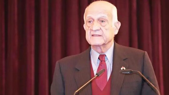 İstanbul Zeytinburnu'nda bir hastanede sağlık kontrollerini yaptıran İnan Kıraç'ın...