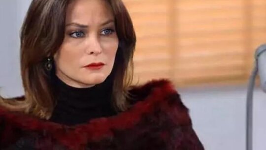 İpek Tenolcay'dan sürpriz adım: Resim sergisiyle büyük ilgi!