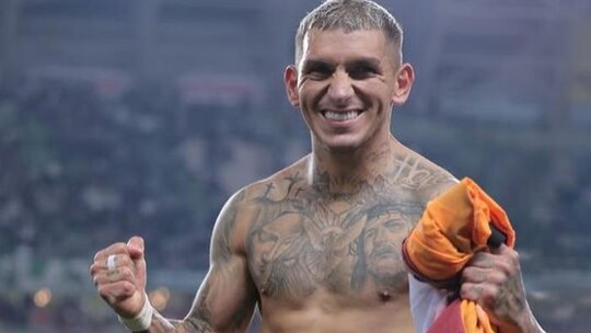 Galatasaray'ın yıldız futbolcusu Lucas Torreira, ilişkisini sonlandırdıktan...