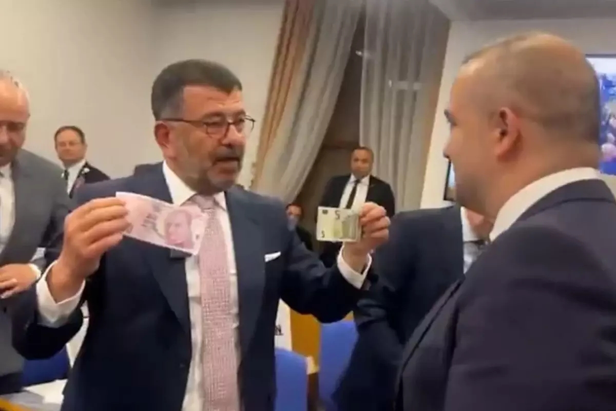 TBMM Plan ve Bütçe Komisyonu'nda TCMB Başkanı'na protesto! CHP'li...