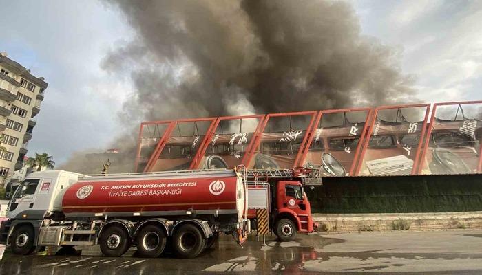 Mersin'de elektronik eşya fabrikasında çıkan yangın kontrol altına alınamadı