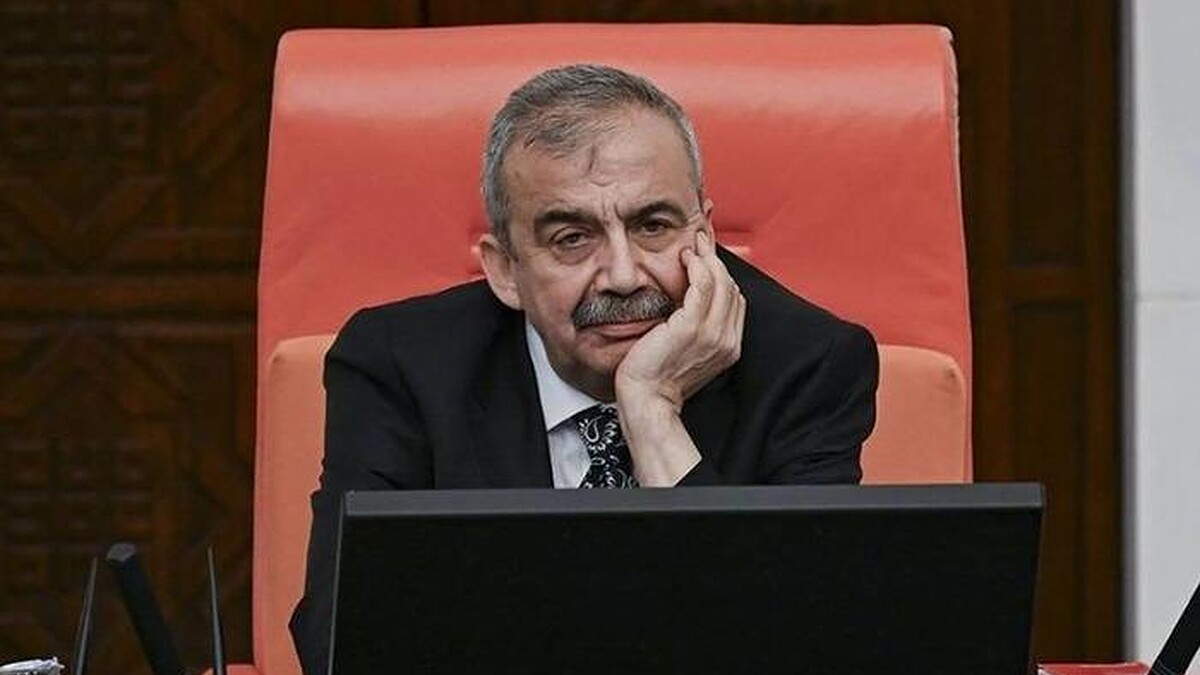 PKK terör örgütü resmen feshedildi! Sırrı Süreyya Önder için anlamlı vurgu yapıldı