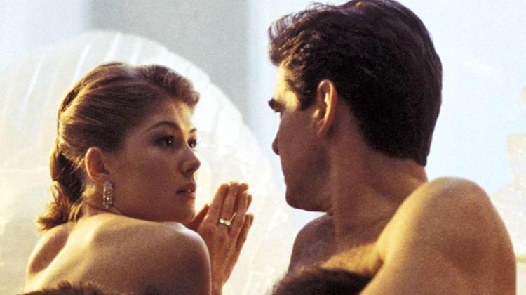 Rosamund Pike: "Elbisemin fermuarını açmamı istediler, rol benim olmayacaksa yapmam!"