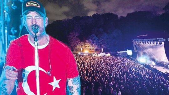 Ryan Tedder, Türk bayraklı tişörtle sahnede!