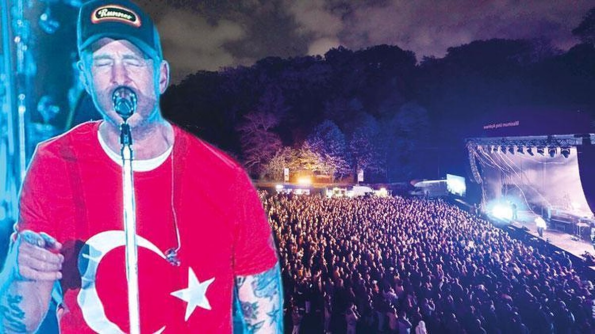 Ryan Tedder, Türk bayraklı tişörtle sahnede!