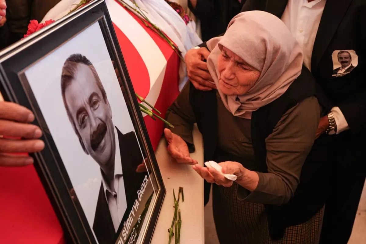 TBMM Başkan Vekili Sırrı Süreyya Önder için Meclis'te anma töreni düzenlendi....