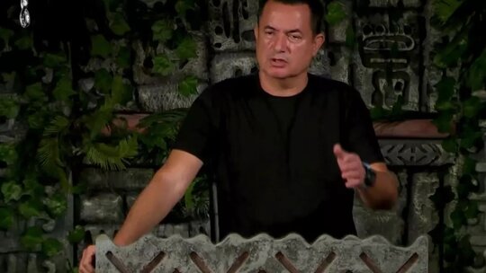 Survivor'da skandal! Batuhan ve Almeda prodüksiyon ekibine yakalandı!