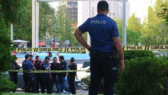 Ankara'da TBMM Milli Egemenlik Parkı'nda silahla havaya ateş eden şahıs, Meclis...