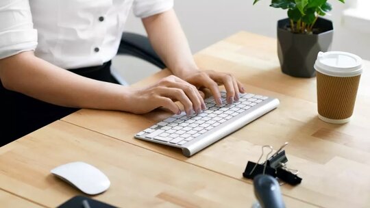 Üçüncü çocuk doğuran kadınlara memur olma hakkı tanınıyor