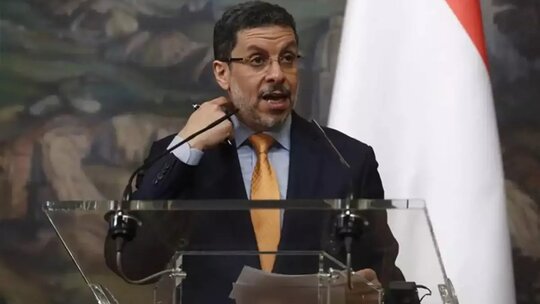 Yemen Başbakanı Ahmed Avad bin Mübarek istifa etti, yerine Salem Saleh Bin Braikas atandı