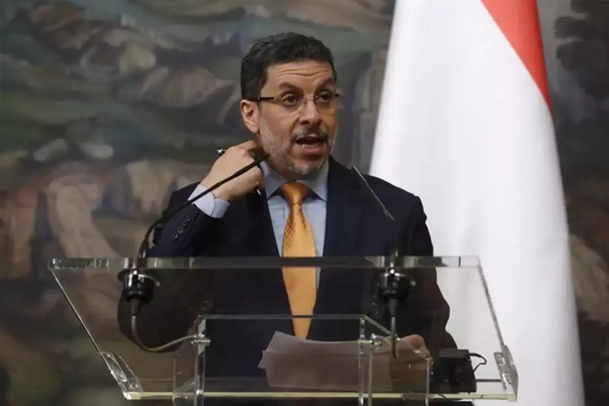 Yemen Başbakanı Ahmed Avad bin Mübarek istifa etti, yerine Salem Saleh Bin Braikas atandı