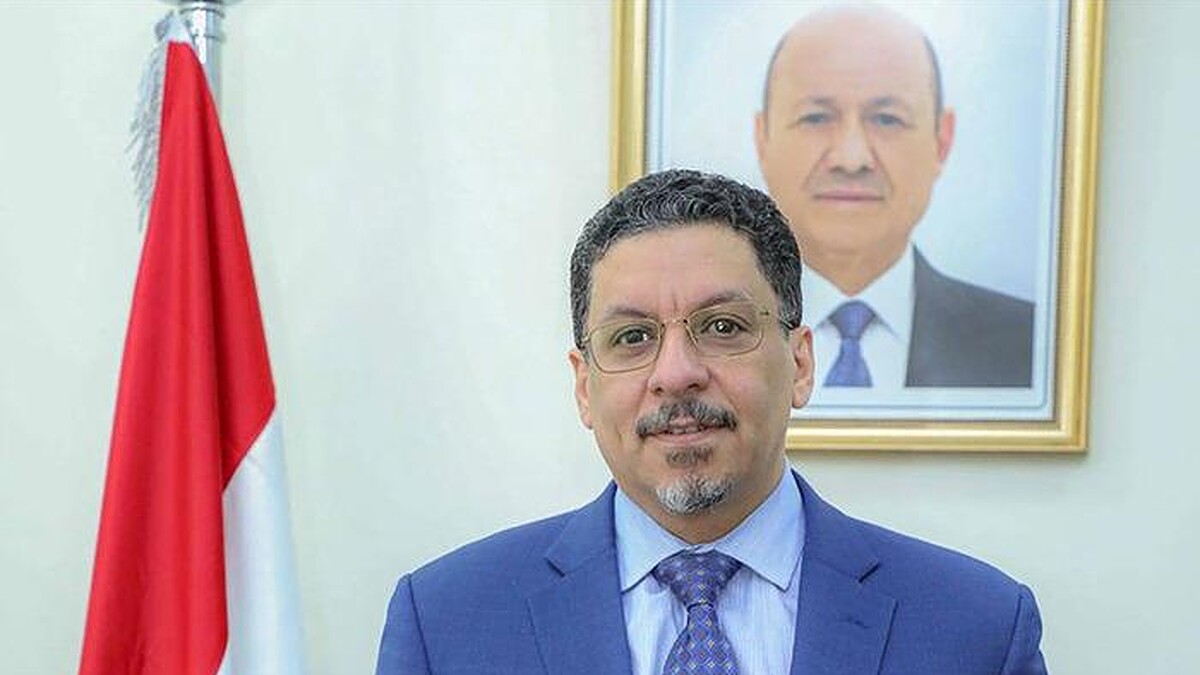 Yemen Başbakanı Mübarek istifa etti, kriz büyüyor