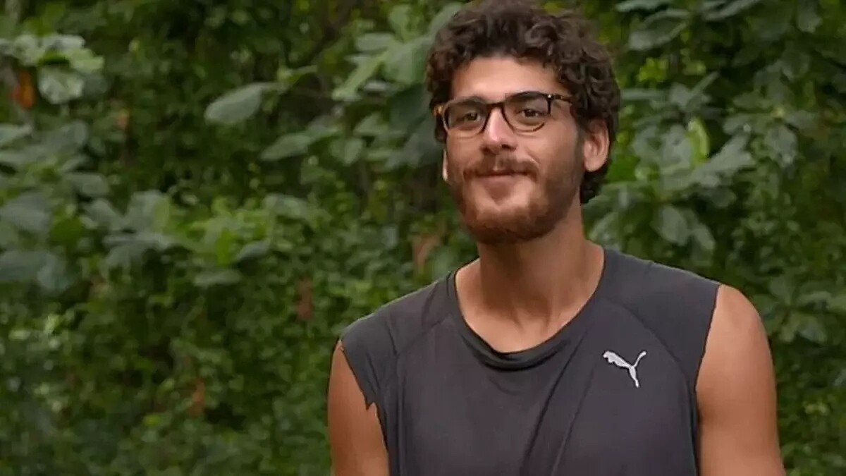 Yiğit Poyraz Survivor'dan ayrıldı! Sevgilisinden gelen olay tepkisi şaşırttı
