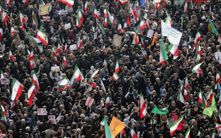 İran'da Protestolar Kanlı Bilançoyla Devam Ediyor: Can Kaybı 6 Bini Aştı