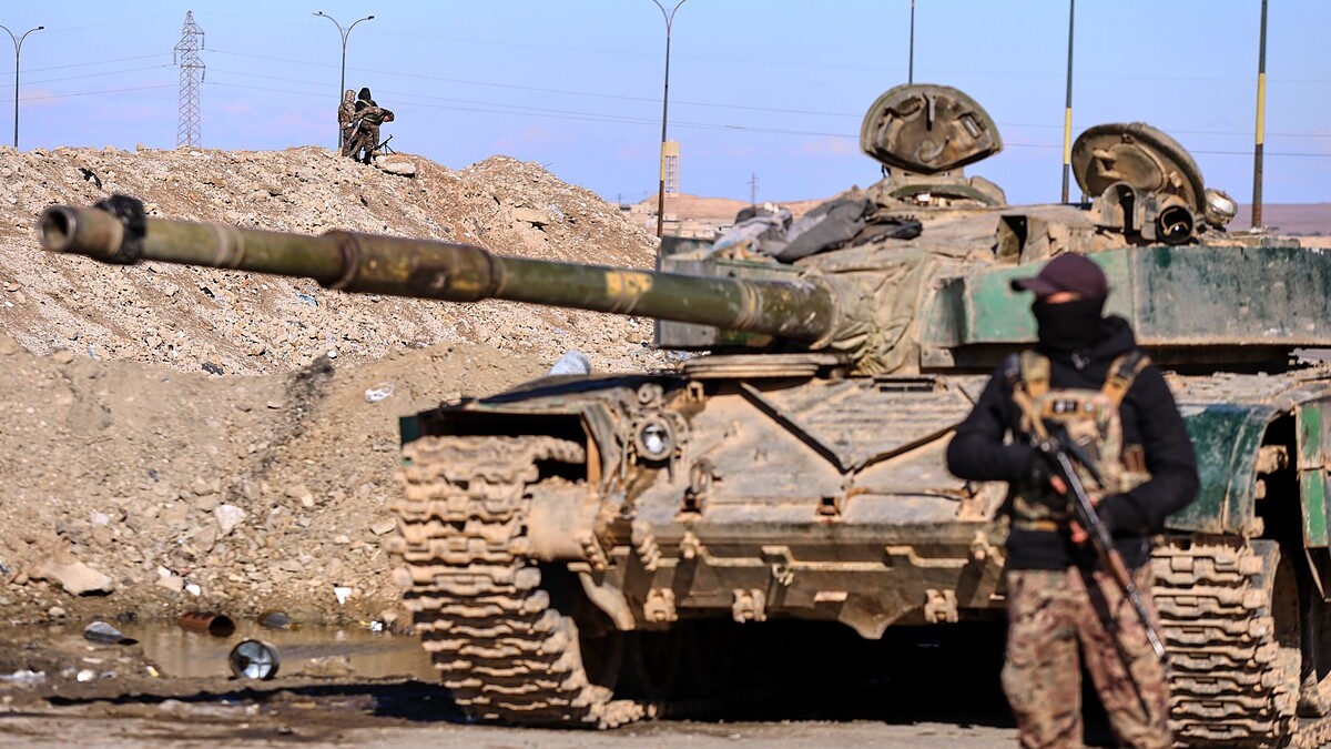 ABD Suriye'deki Binlerce DEAŞ Mahkumunu Irak'a Taşıyor