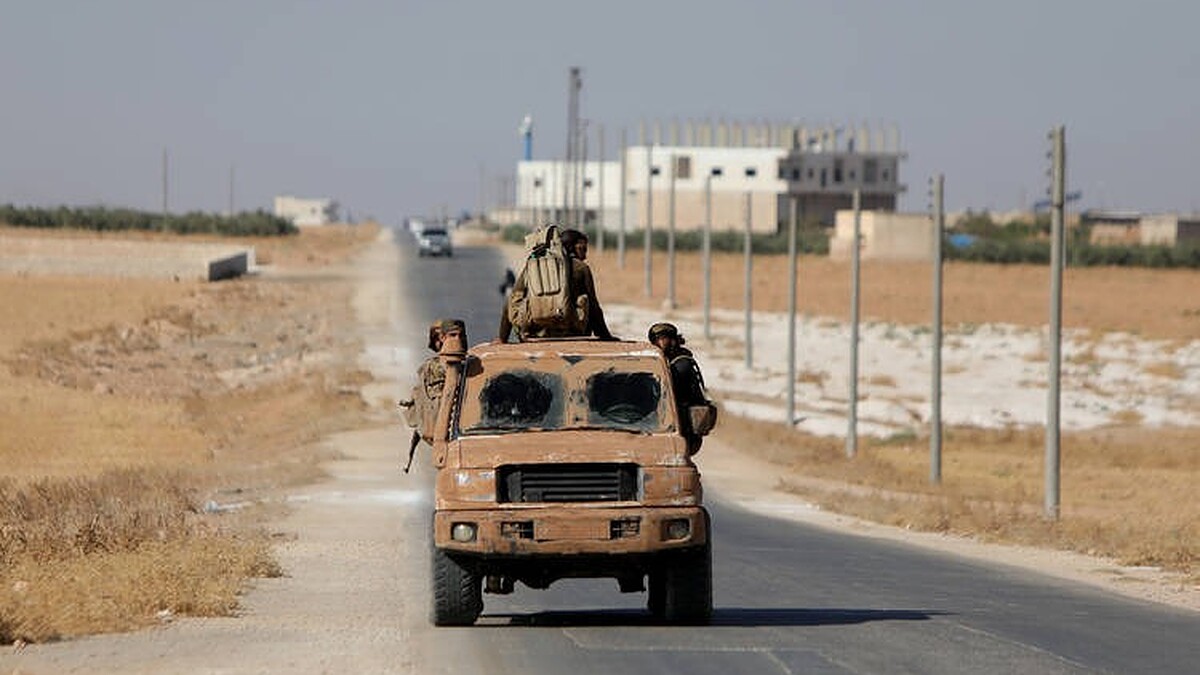 Deyrizor’da Dengeleri Değiştiren Operasyon: Arap Aşiretleri SDG Karargahlarını Kontrol Altına Aldı