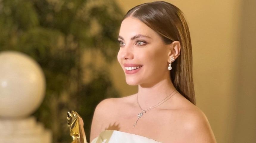 Eda Ece Oyunculuğa Ara Verip Pijama İşine Girdi