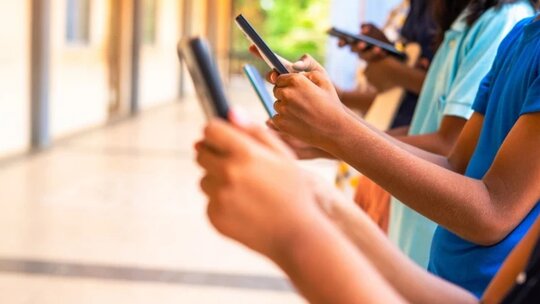 TBMM bünyesinde hazırlanan ve çocukların dijital dünyadaki güvenliğini sağlamayı...