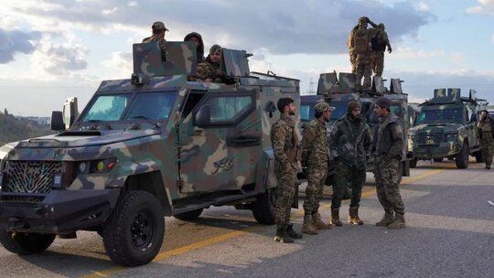 Suriye ordusunun Halep’in doğusundaki Deyr Hafir-Meskene hattına yönelik başlattığı...