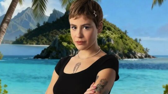 Survivor'da Şok Anlar: Lina Kürekle Set Görevlisini Kovaladı