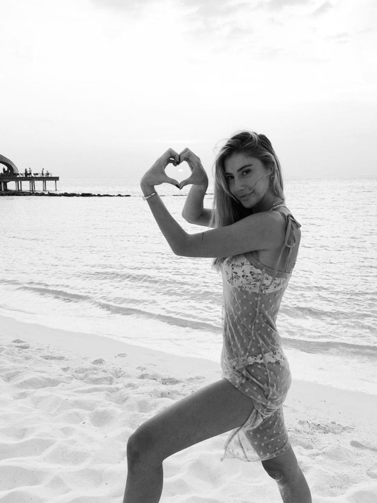 Şeyma Subaşı Tövbesini Bikinili Pozuyla Bozdu