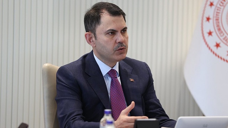 Deprem Bölgesinde Kurum ile Özgür Özel Arasında Boş Senet Krizi