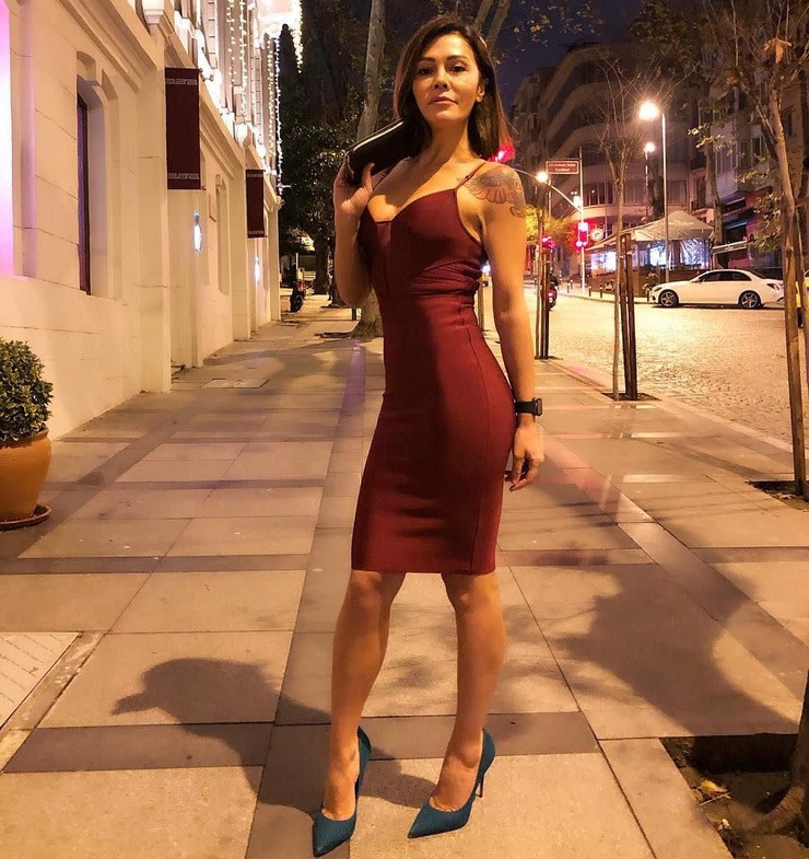 Survivor Didem Ceran Güney Kore'de Estetik Ameliyat Oldu