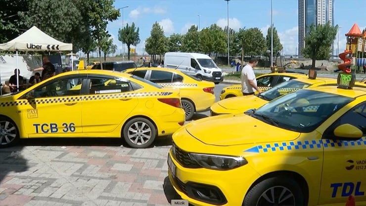 İstanbul'da Taksi İndi Bindi Ücreti Zamlandı