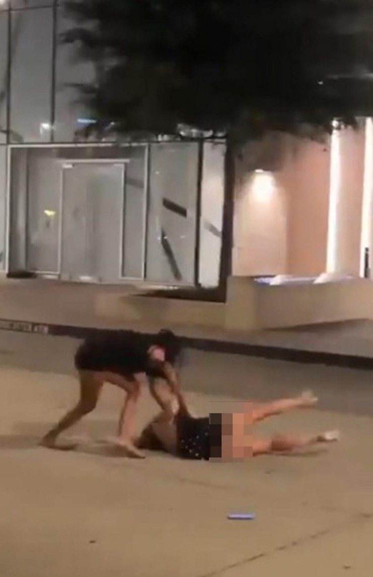 TikTok Fenomeni Hülya Mizgin Dubai’de Saç Saça Kavga Etti