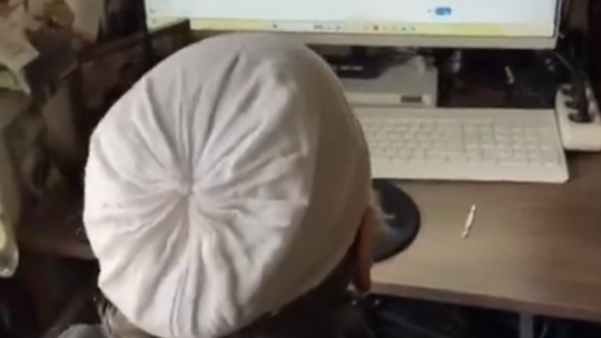 Sosyal medyada paylaşılan bir görüntü, teknolojinin vardığı noktayı ve kuşaklar...