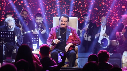 "İmparator" lakaplı usta sanatçı İbrahim Tatlıses, Ankara'daki sevenleriyle...