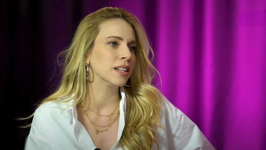 Ünlü oyuncu Melis İşiten, Oğuzhan Uğur'un YouTube programında özel hayatına...