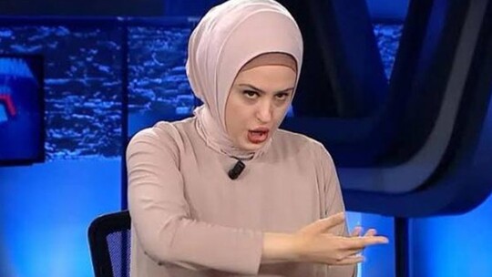 Sosyal medyada "Sağdan sola donat" sözleriyle akıllara kazınan Pelin Hürman,...