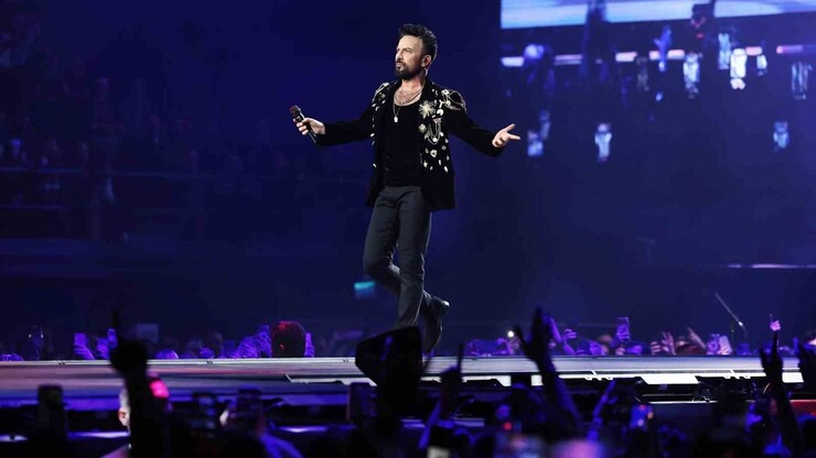 Yedi yıl aradan sonra İstanbul'da sahne alan Tarkan, Volkswagen Arena'daki on...