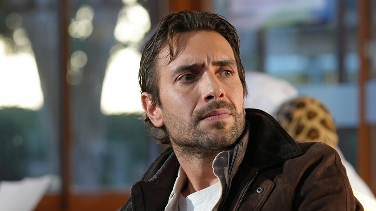 Ulaş Tuna Astepe'nin İrem Haznedar ile samimi gecesi